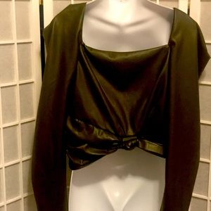 This smooth Material 
Faux Leather
Size